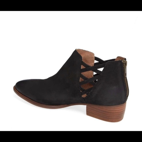 SEYCHELLES Remembrance Elegant Black Ankle Booties with Cutout Design/size 6 - Picture 4 of 9